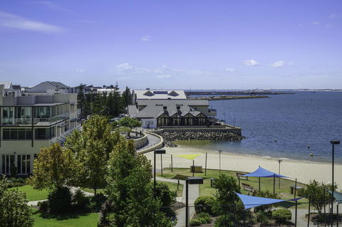 Luxury Suite Bunbury - Port Augusta Accommodation 0