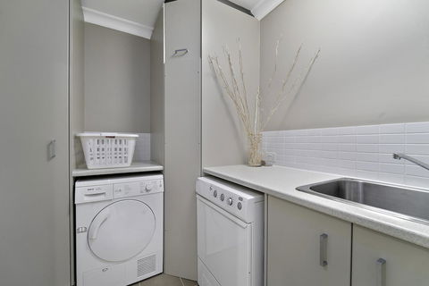 Luxury Suite Bunbury - Port Augusta Accommodation 15