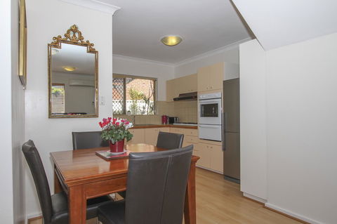 Leederville Townhouse - Port Augusta Accommodation 1
