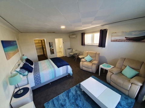 Palm Beach Bed & Breakfast - Port Augusta Accommodation 21