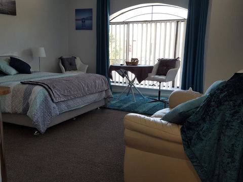 Palm Beach Bed & Breakfast - Port Augusta Accommodation 9