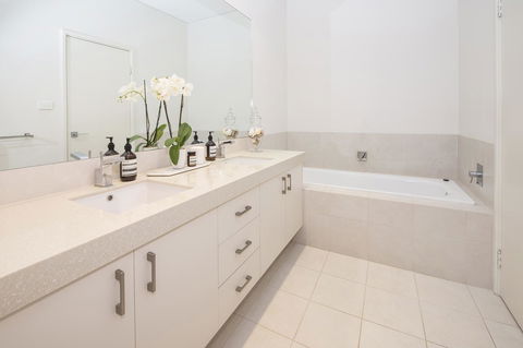 Calm Waters - Port Augusta Accommodation 16