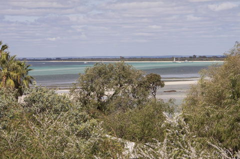 Calm Waters - Port Augusta Accommodation 7