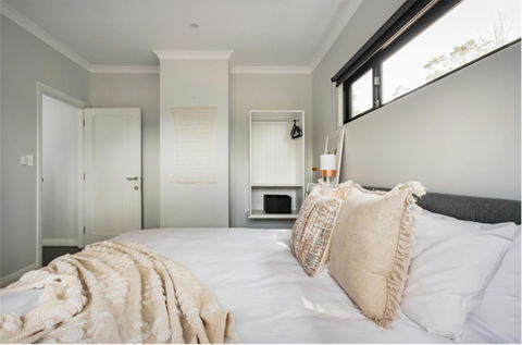 Starboard Drift - Captain & Crew - In Town Entire House For 8 - Port Augusta Accommodation 22