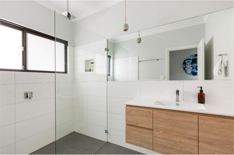 Starboard Drift - Captain & Crew - In Town Entire House For 8 - Port Augusta Accommodation 24