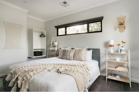 Starboard Drift - Captain & Crew - In Town Entire House For 8 - Port Augusta Accommodation 6