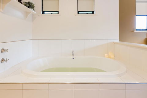 Downton Villa - Port Augusta Accommodation 18