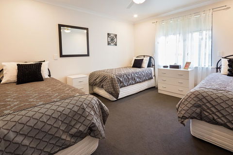 Downton Villa - Port Augusta Accommodation 21