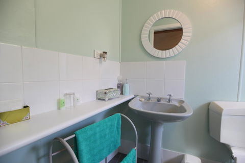Jacaranda Guest House - Port Augusta Accommodation 9