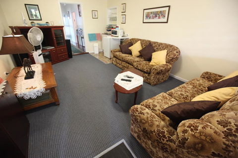 Jacaranda Guest House - Port Augusta Accommodation 8