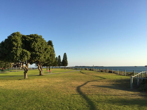 The Royal Dolphin Bed & Breakfast Safety Bay - Port Augusta Accommodation 23