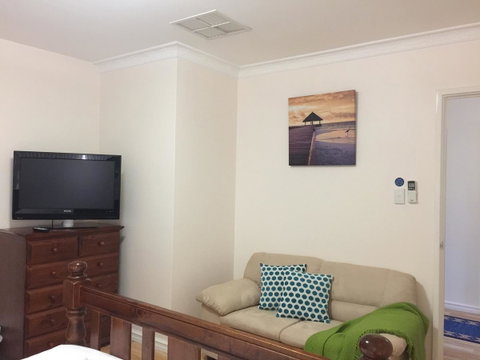 The Royal Dolphin Bed & Breakfast Safety Bay - Port Augusta Accommodation 30