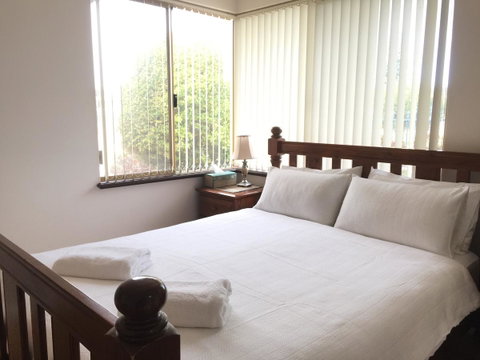 The Royal Dolphin Bed & Breakfast Safety Bay - Port Augusta Accommodation 5
