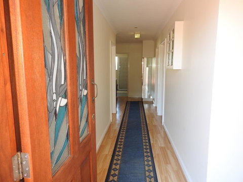The Royal Dolphin Bed & Breakfast Safety Bay - Port Augusta Accommodation 13