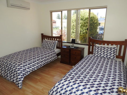 The Royal Dolphin Bed & Breakfast Safety Bay - Port Augusta Accommodation 15