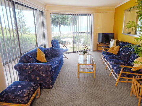 Scarborough & Absolutely Beachfront - Port Augusta Accommodation 4