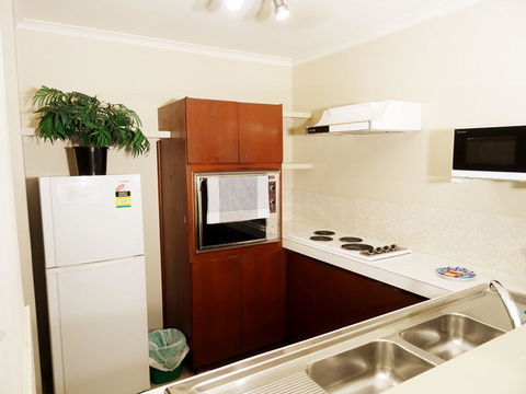 Scarborough & Absolutely Beachfront - Port Augusta Accommodation 12