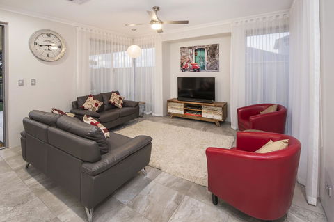 15 Cabot Close - Port Augusta Accommodation 14