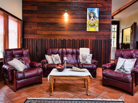 Oak Tree Barn Bridgetown - Port Augusta Accommodation 6