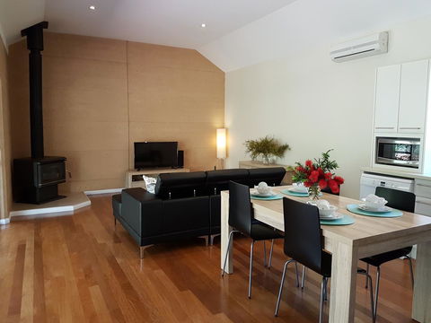 Jarrah Grove Forest Retreat - Port Augusta Accommodation 7