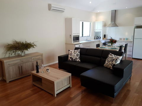 Jarrah Grove Forest Retreat - Port Augusta Accommodation 8