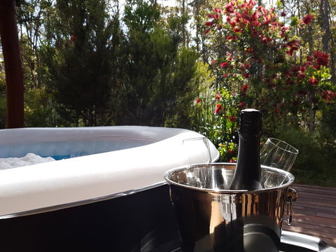 Jarrah Grove Forest Retreat - Port Augusta Accommodation 10