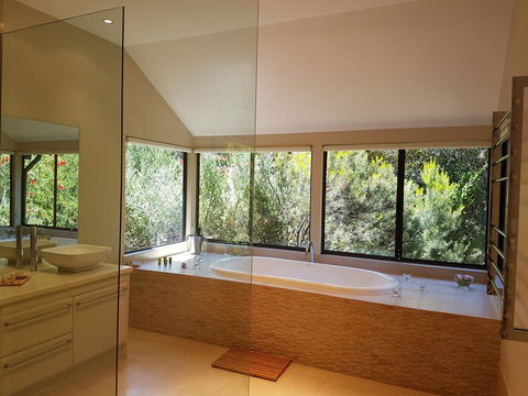 Jarrah Grove Forest Retreat - Port Augusta Accommodation 1