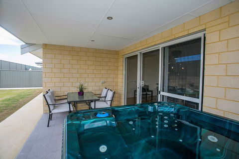 Indian Ocean Retreat - Port Augusta Accommodation 12