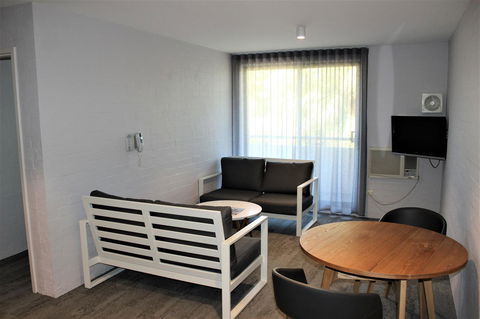 Atrium Hotel Mandurah - Port Augusta Accommodation 4