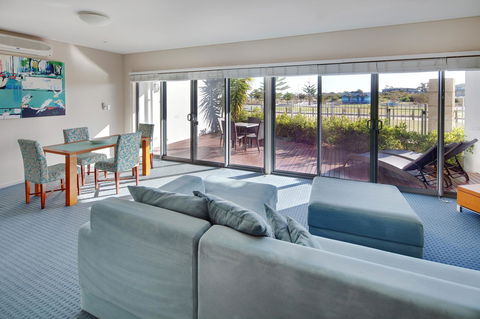 Seashells Mandurah - Port Augusta Accommodation 9