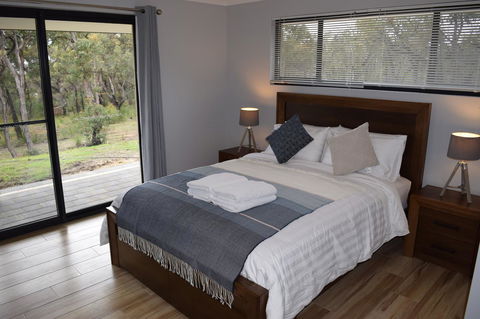 Eagle Bay House - Port Augusta Accommodation 0