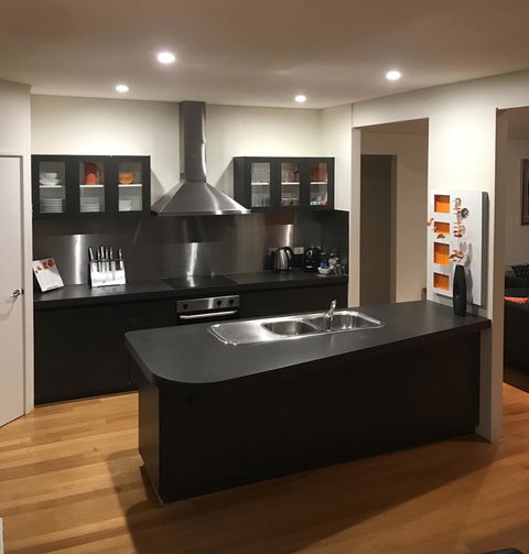 THE SANCTUARY LUXURY HOLIDAY HOME - Port Augusta Accommodation 9