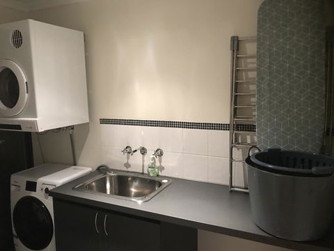 THE SANCTUARY LUXURY HOLIDAY HOME - Port Augusta Accommodation 29