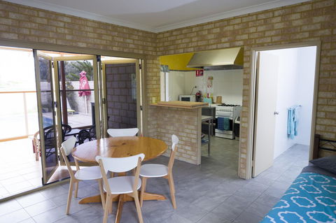 Lancelin Lodge - Port Augusta Accommodation 1
