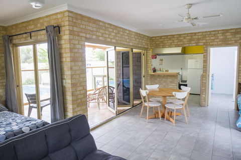 Lancelin Lodge - Port Augusta Accommodation 26