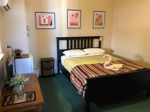 Junction Hotel Moora - Port Augusta Accommodation 5