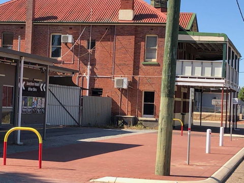 Junction Hotel Moora - Port Augusta Accommodation 4