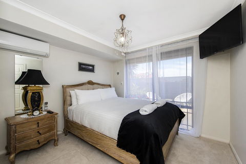 Scarborough Villa On Duke - Port Augusta Accommodation 4
