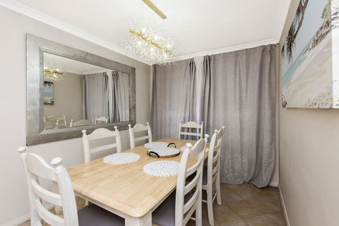 Scarborough Villa On Duke - Port Augusta Accommodation 21
