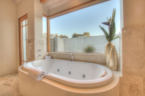 Moana Spa Villas - Prime Yallingup Location - Port Augusta Accommodation 6
