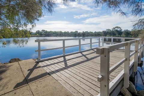 Ascot On Swan Bed & Breakfast - Port Augusta Accommodation 1