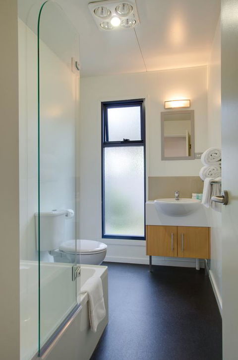 Swansea Beach Chalets - Port Augusta Accommodation 9