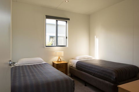 Swansea Beach Chalets - Port Augusta Accommodation 3