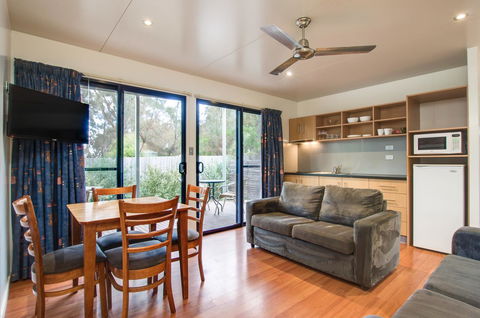 Swansea Beach Chalets - Port Augusta Accommodation 12
