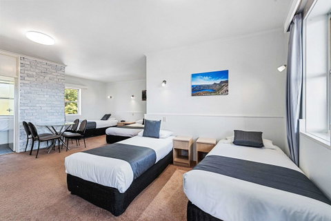 Coach House Launceston - Port Augusta Accommodation 7