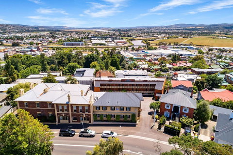 Coach House Launceston - Port Augusta Accommodation 30