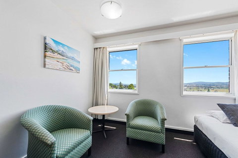 Coach House Launceston - Port Augusta Accommodation 18