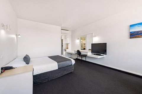 Coach House Launceston - Port Augusta Accommodation 17