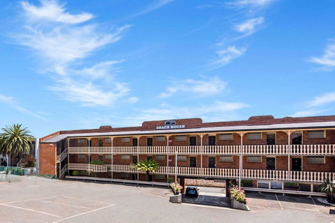 Coach House Launceston - Port Augusta Accommodation 31