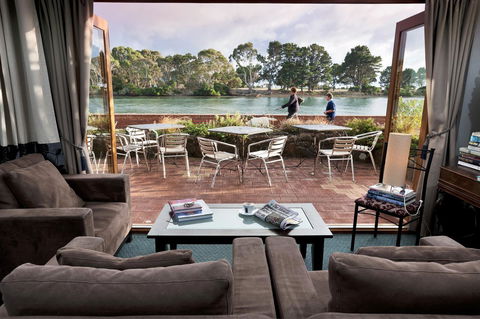 The Waterfront Wynyard - Port Augusta Accommodation 8